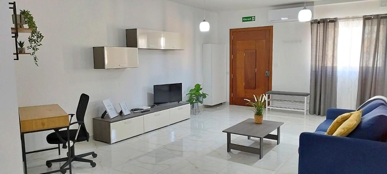 Large And Modern Apartment In The Centre Of Malta 모스타 외부 사진