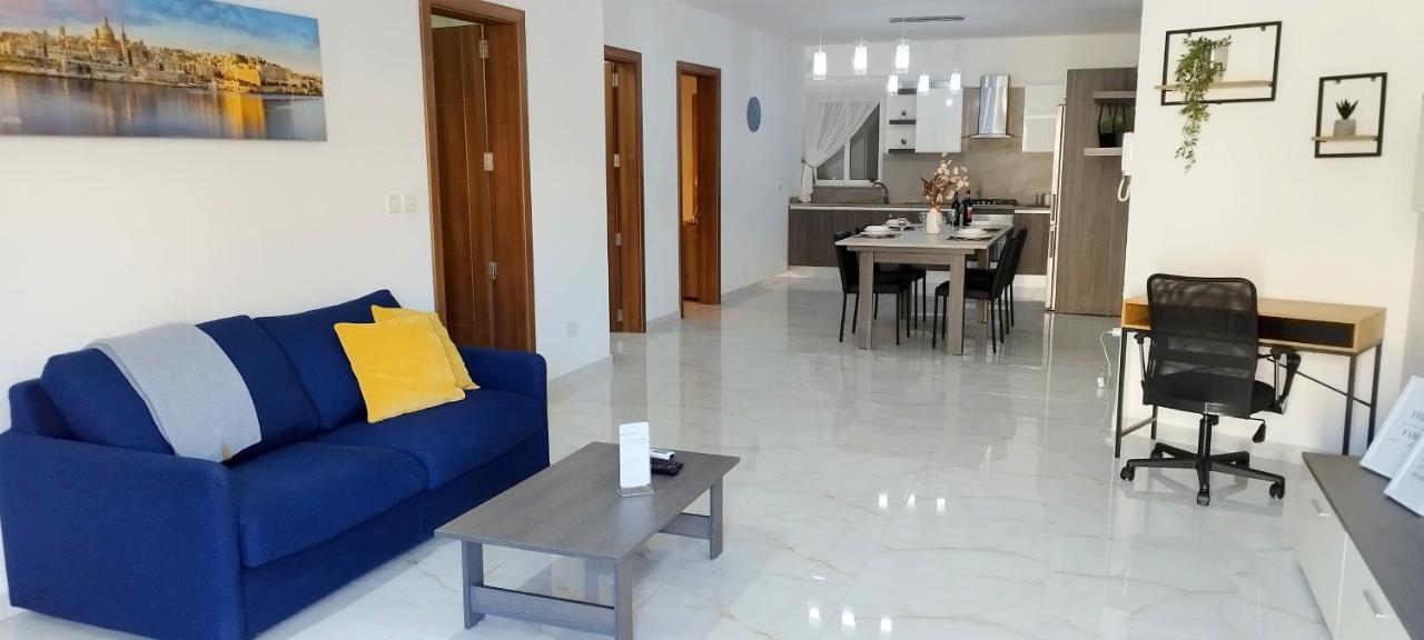 Large And Modern Apartment In The Centre Of Malta 모스타 외부 사진