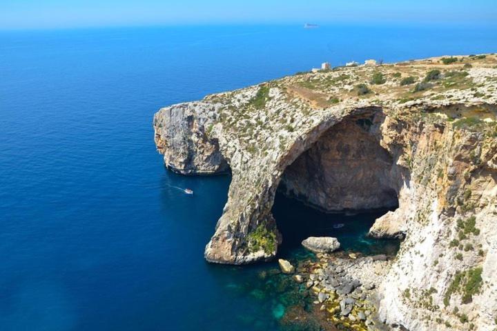 Large And Modern Apartment In The Centre Of Malta 모스타 외부 사진