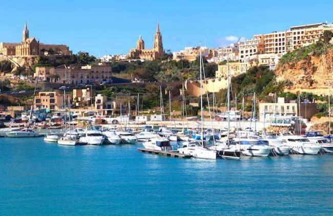 Large And Modern Apartment In The Centre Of Malta 모스타 외부 사진